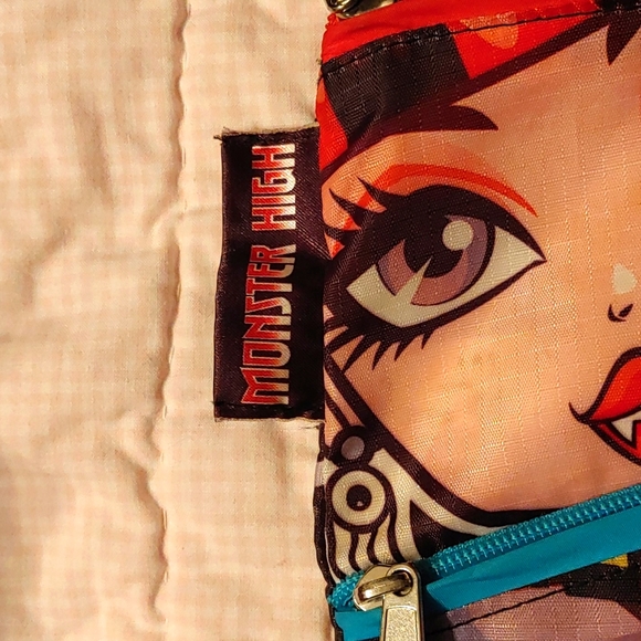 Mattel Monster High Cross Body Bag - Picture 3 of 5